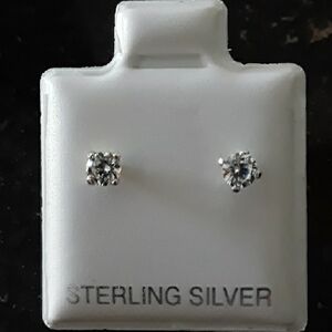 NEW  .925 Sterling Silver Crystal Stud Earrings